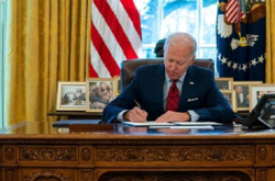 Джо Байден подписал указ о равноправии женщин в образовании