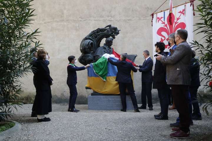 Віталій Кличко відкрив памʼятник Шевченку у Флоренції (фото)