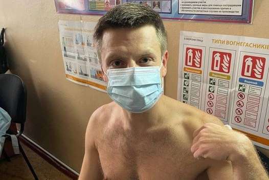 «Піднялася температура»: нардеп Гончаренко розповів про побічні реакції після щеплення від коронавірусу
