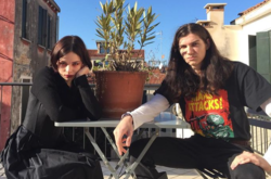 Сын Ирины Билык сделал предложение девушке «горлышком» от бутылки из-под пива