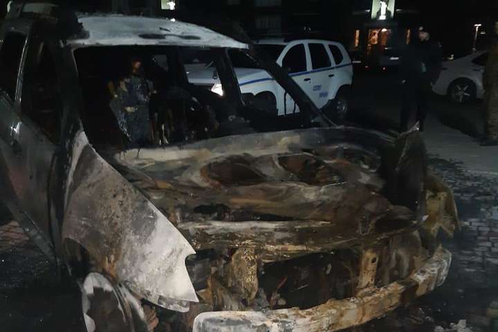 На Одещині місцевому активісту спалили машину (відео)