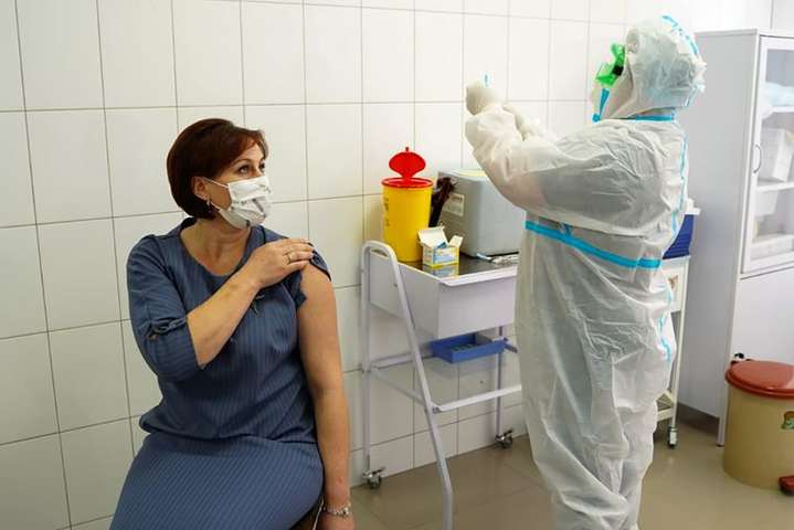 За два тижні в Україні від коронавірусу вакцинувалося менше 30 тисяч людей