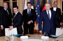 Первая и последняя встреча Владимира Зеленского и Владимира Путина состоялась в Париже 9 декабря 2019 года