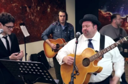 Черкаський гурт та співробітники посольства США заспівали пісню на слова Шевченка (відео)