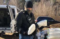 За оперативною інформацією, щомісяця зловмисники виробляли понад  150 кг  психотропів