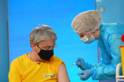 Міністр Олександр Ткаченко взяв участь у промоції вакцинування