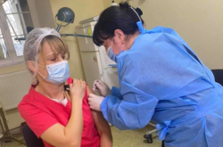  Больше прививок в сутки сделали в Киевской области – 950 