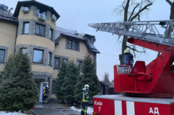 В Киеве горел дом престарелых: 80 человек эвакуировали