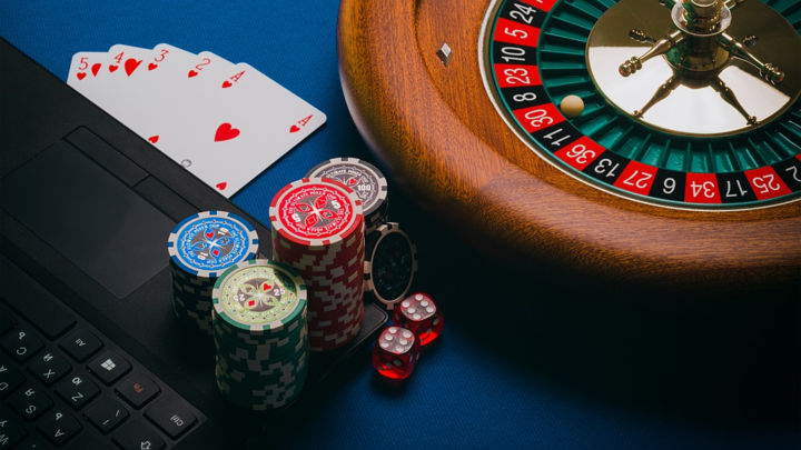 Комиссия по азартным играм начала работу по выплате себе премий и пособий (документ)
