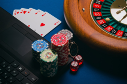 Комиссия по азартным играм начала работу по выплате себе премий и пособий (документ)