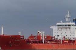 Чи були українці на кораблі? МЗС прокоментував напад піратів на танкер