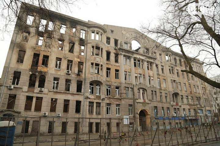 На місці згорілого в Одесі коледжу розмістять архіви