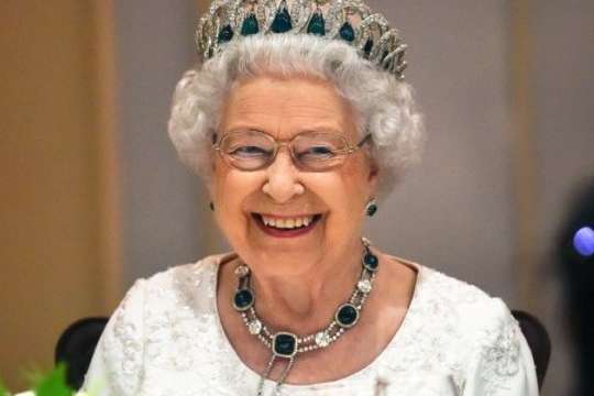Королева Єлизавета вперше вийшла на публіку після скандалу з інтерв’ю Меган Маркл