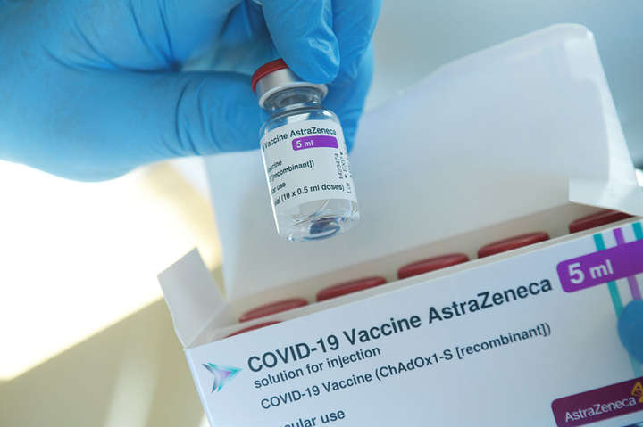 В AstraZeneca заявили, що вакцина не є причиною утворення тромбів