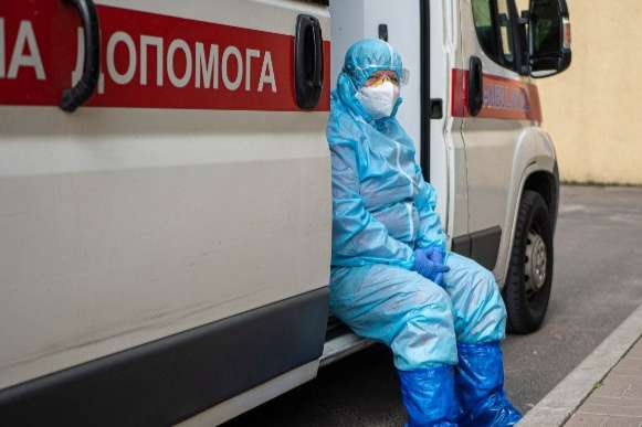 Третя хвиля коронавірусу: в Україні за добу майже 10 тис. нових хворих
