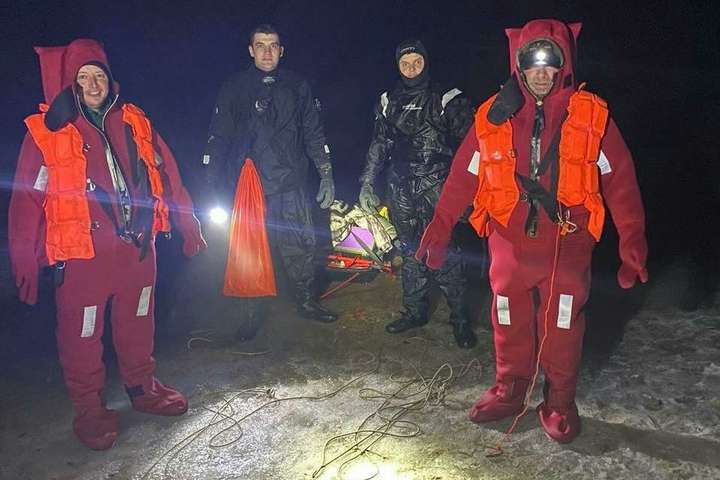 Двох рибалок врятували з крижини в районі Київського водосховища