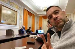 Радник Єрмака Арестович обматюкав активіста за прохання писати українською