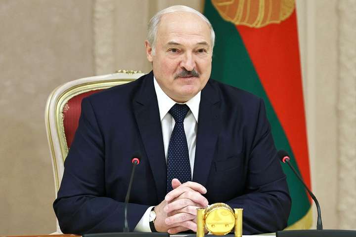 Лукашенко створив «конституційну» комісію
