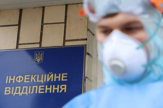 Ситуація стрімко погіршується: за добу в Україні майже 12 тис. нових випадків Covid-19