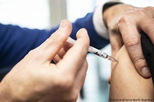 Київ розширив перелік публічних осіб, яких залучатиме до пропаганди вакцинації