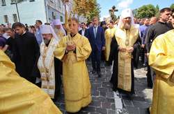 Попри складну ситуацію з Covid-19, Московська церква влаштовує хресну ходу у Києві