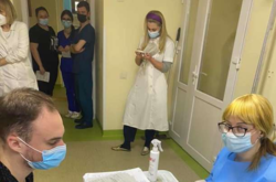  Сейчас кампания по ковид-вакцинации в Украине продвигается медленно 