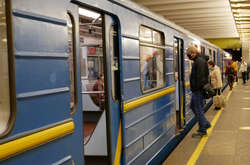 Метрополітен, як і весь громадський транспорт Києва, працюватиме у звичайному режимі
