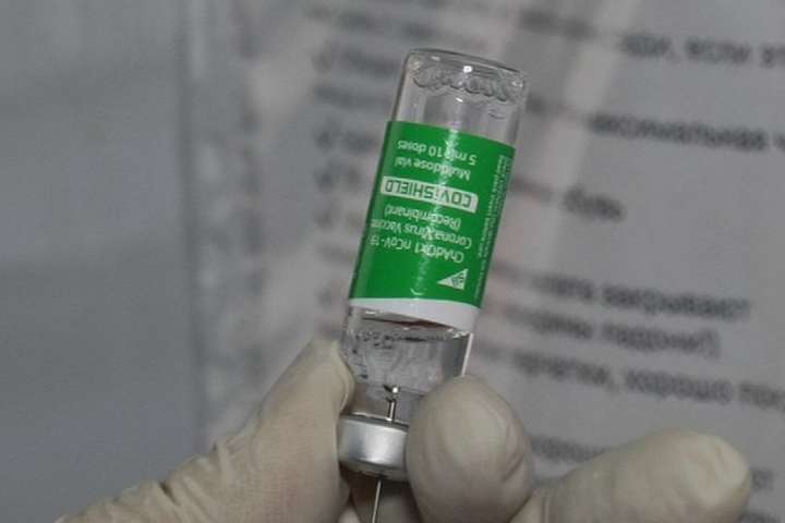 Вакцинація на Вінниччині: щеплення отримали понад 3,5 тисячі медиків