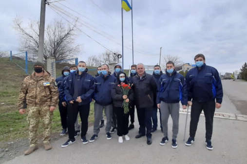 Моряки, врятовані із затонулого судна в Румунії, повернулися в Україну 