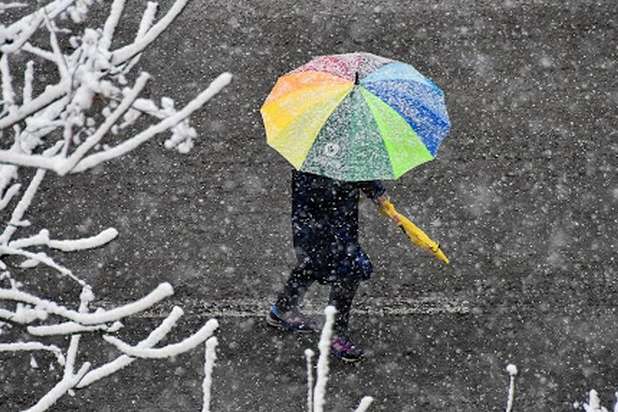 Приморозки, сніг та сильний вітер: в Україні сьогодні погіршиться погода