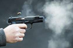 Під час конфлікту чоловік вирішив кілька разів вистрелити з пістолета