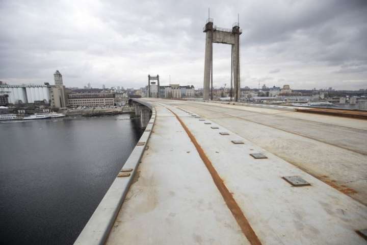 Кличко пообіцяв, що Подільсько-Воскресенський міст буде готовий наприкінці весни (фото, відео)