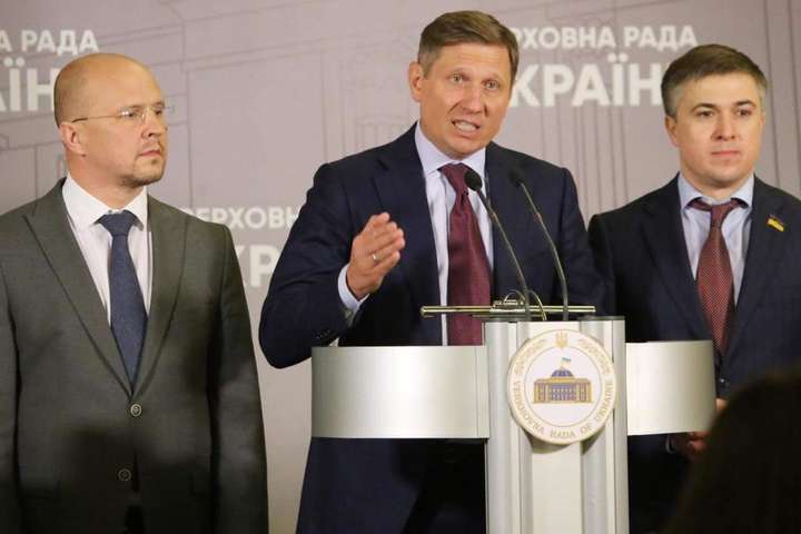 Нардепы-мажоритарщики обратились к президенту с требованием уволить главу Луганской ОГА