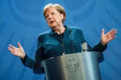 Меркель призвала немецких бизнесменов инвестировать в Украину