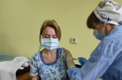 Щеплення медичних працівників у Київському міському клінічному онкологічному центрі