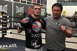 Тренер Хабіба сфотографувався у футболці з надписом «Україна»