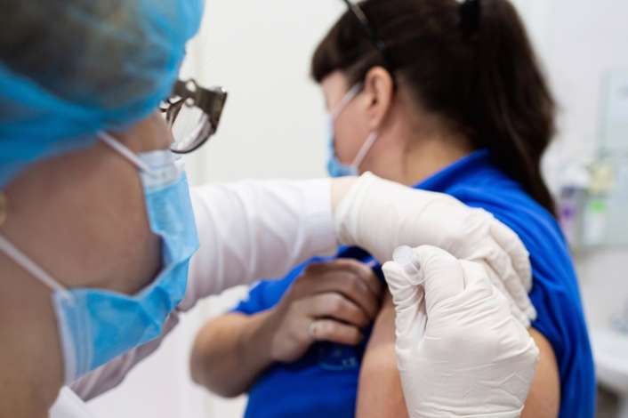 В Україні вакцинували вже понад сто тисяч людей