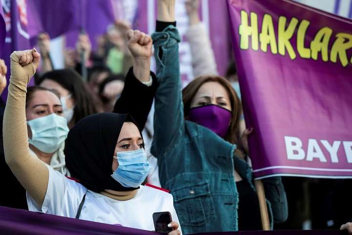 Байден засудив рішення Туреччини вийти з конвенції щодо захисту жінок