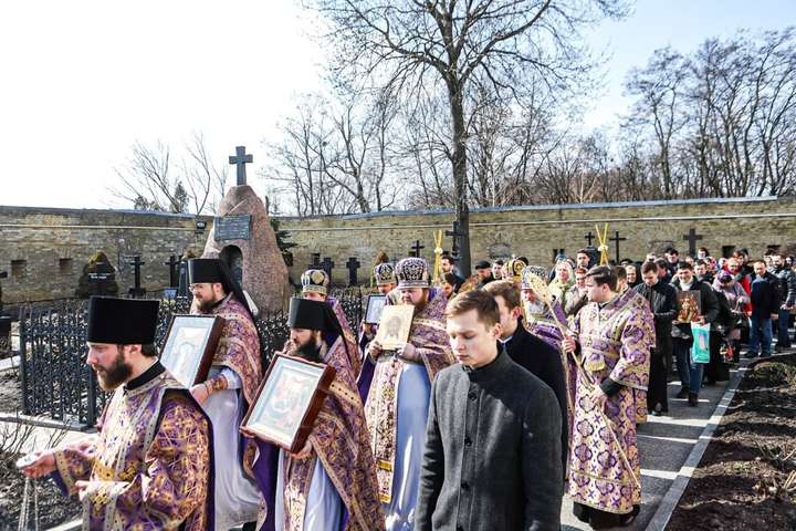 Московська церква обіцяє влаштувати в Києві великий хресний хід