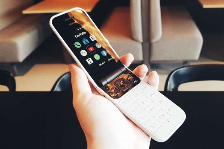 П’ять причин купити кнопковий мобільний телефон замість смартфона