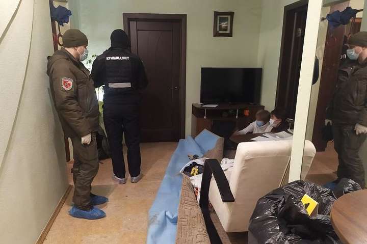 У київській квартирі стався вибух, є потерпілий (фото)