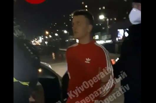 Патрульна поліція Києва затримала неадекватного водія таксі (відео)