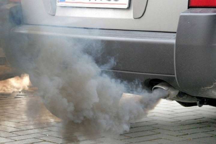 Україна хоче заборонити ввезення авто із двигунами внутрішнього згорання