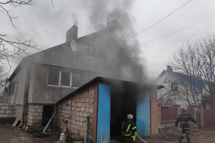 Пожежу на Вінниччині гасили 11 рятувальників (фото)