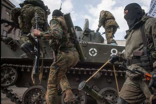 Росія перекидає на Донбас тонни пального і бойову техніку  
