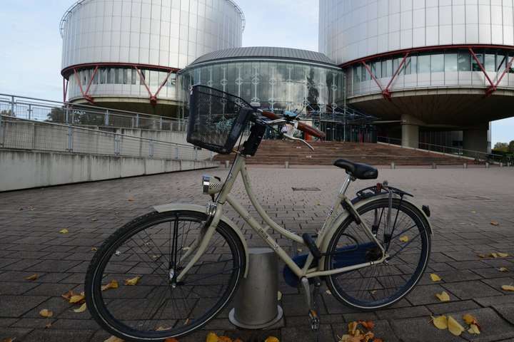 У Франції водія російського дипломата підозрюють у крадіжці велосипедів на 100 тис. євро