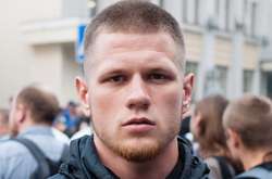 Підозрюваний у хуліганстві на Банковій пояснив, навіщо було бити шибки й малювати стіни