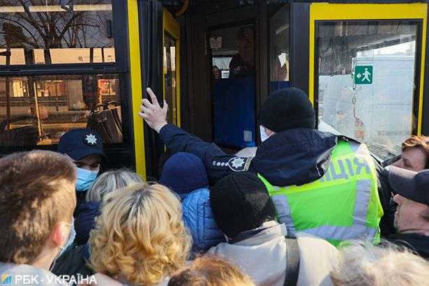 Кличко закликає обмежити користування громадським транспортом