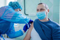 Степанов запевнив: медики розслідують кожен випадок смерті протягом 30 днів після вакцинації