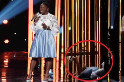 Участница вокального шоу потеряла сознание и разбила лицо о сцену, услышав вердикт жюри